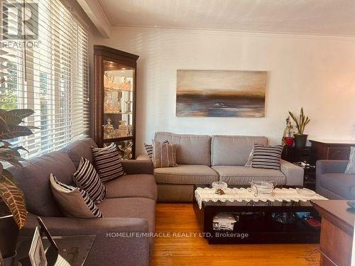 58 Telco Crescent, Toronto, ON - Indoor Photo Showing Living Room