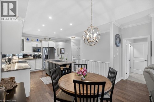 36 Banks Street, Brantford, ON - Indoor Photo Showing Dining Room