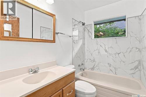 2409 York Avenue, Saskatoon, SK - Indoor Photo Showing Bathroom