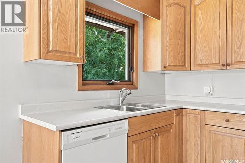 2409 York Avenue, Saskatoon, SK - Indoor Photo Showing Kitchen With Double Sink