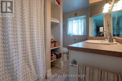 742649 Sideroad 4B, Chatsworth, ON - Indoor Photo Showing Bathroom