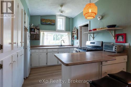 742649 Sideroad 4B, Chatsworth, ON - Indoor Photo Showing Kitchen