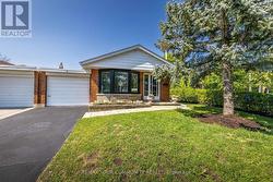2 DOONAREE DRIVE  Toronto, ON M3A 1M4