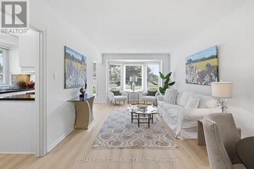 2 Doonaree Drive, Toronto, ON - Indoor Photo Showing Living Room