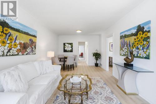 2 Doonaree Drive, Toronto, ON - Indoor Photo Showing Living Room