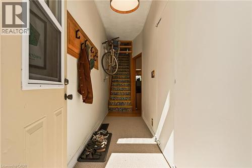 22 Spring Street, Hamilton, ON - Indoor Photo Showing Other Room