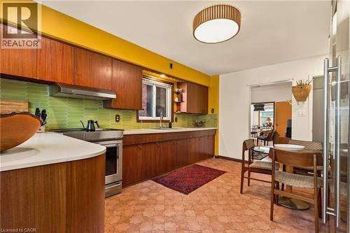 22 Spring Street, Hamilton, ON - Indoor Photo Showing Kitchen