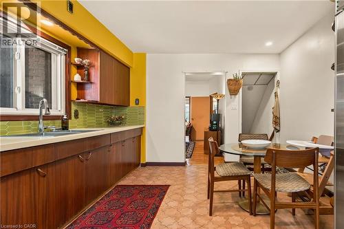 22 Spring Street, Hamilton, ON - Indoor Photo Showing Dining Room