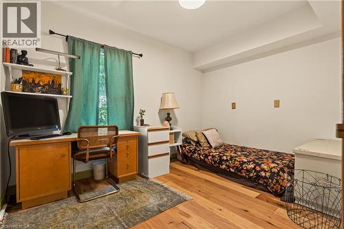 22 Spring Street, Hamilton, ON - Indoor Photo Showing Bedroom