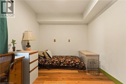 22 Spring Street, Hamilton, ON - Indoor Photo Showing Bedroom