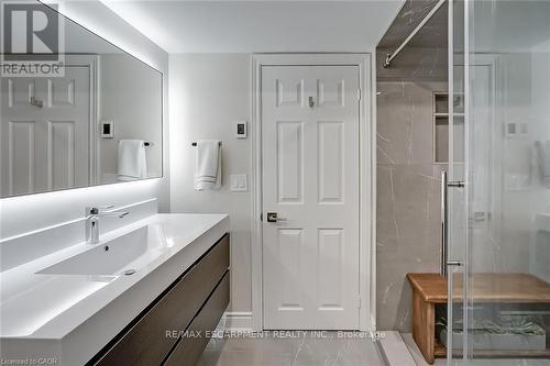 4252 Sarazen Drive, Burlington, ON - Indoor Photo Showing Bathroom