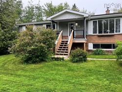 15 Ernest Avenue  Beaver Bank, NS B4G 1C1