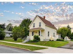 38 St. Bernard Street  Stellarton, NS B0K 1S0