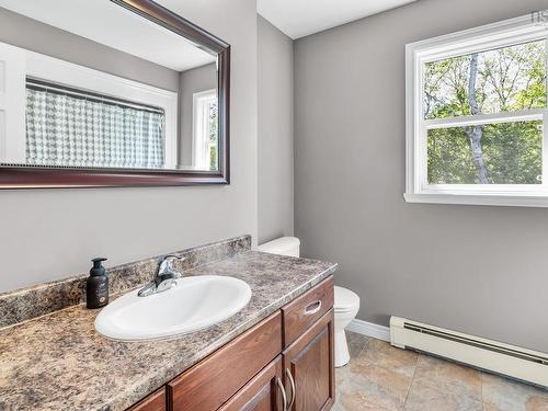 76 Old Mill Road, Hammonds Plains, NS - Indoor Photo Showing Bathroom