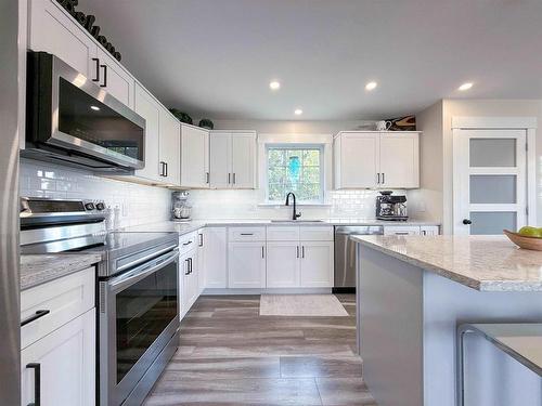 34 Waters Edge Lane, Cornwall, PE - Indoor Photo Showing Kitchen With Upgraded Kitchen
