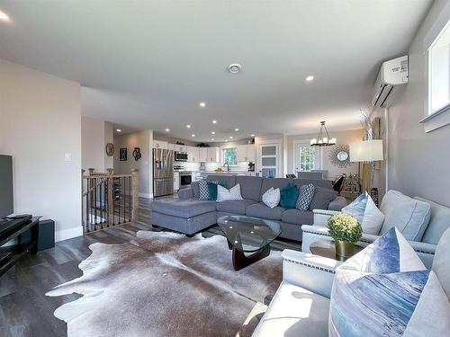 34 Waters Edge Lane, Cornwall, PE - Indoor Photo Showing Living Room