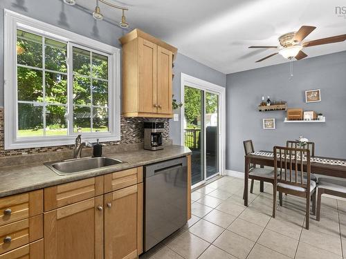 42 Paxton Drive, Cole Harbour, NS - Indoor Photo Showing Kitchen