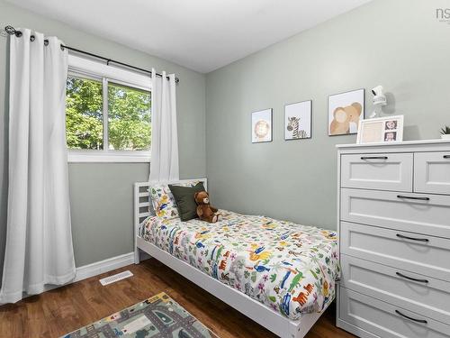 42 Paxton Drive, Cole Harbour, NS - Indoor Photo Showing Bedroom