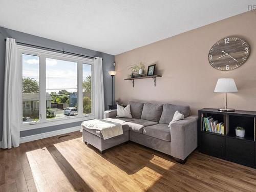42 Paxton Drive, Cole Harbour, NS - Indoor Photo Showing Living Room