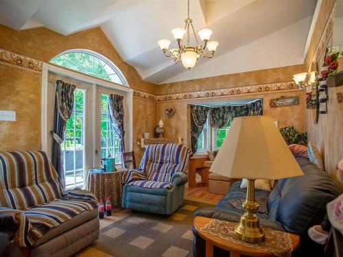 6536 Highway 340, Weymouth, NS - Indoor Photo Showing Living Room