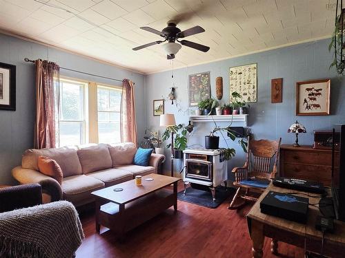 2152 Highway 3, Barrington, NS - Indoor Photo Showing Living Room
