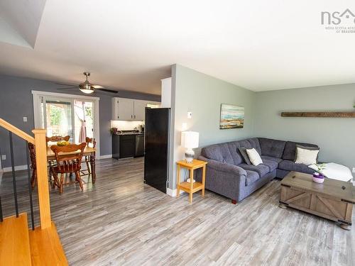 46 Franklin Drive, Truro Heights, NS - Indoor Photo Showing Living Room