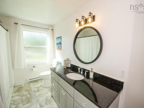 46 Franklin Drive, Truro Heights, NS - Indoor Photo Showing Bathroom