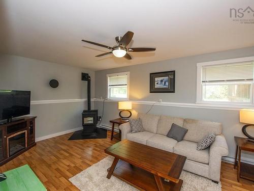 46 Franklin Drive, Truro Heights, NS - Indoor Photo Showing Living Room