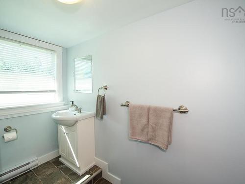 46 Franklin Drive, Truro Heights, NS - Indoor Photo Showing Bathroom