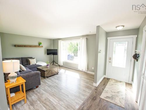 46 Franklin Drive, Truro Heights, NS - Indoor Photo Showing Living Room