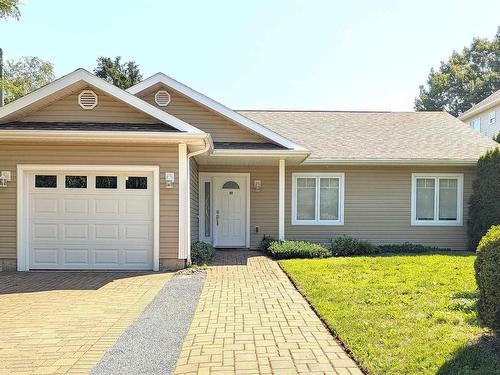 85 Kent Avenue  Wolfville, NS B4P 1V5