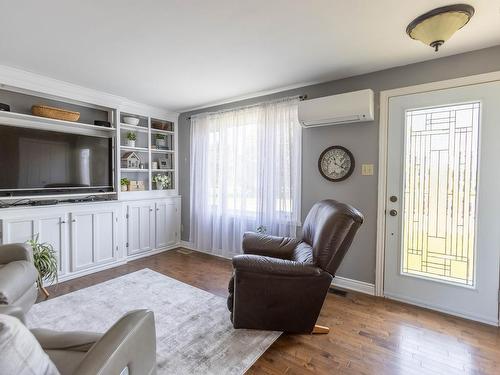 75 Willow Street, Amherst, NS - Indoor Photo Showing Living Room