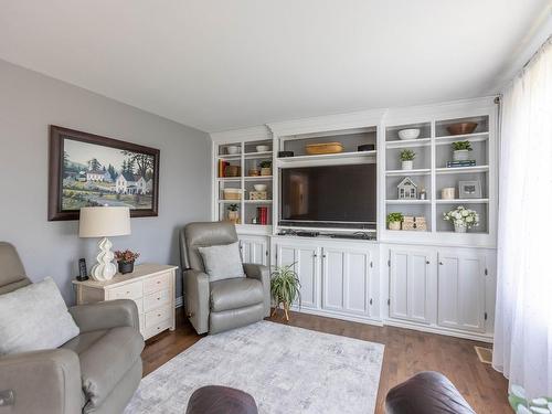 75 Willow Street, Amherst, NS - Indoor Photo Showing Living Room