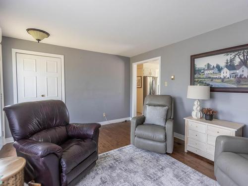75 Willow Street, Amherst, NS - Indoor Photo Showing Living Room