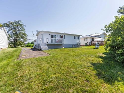 75 Willow Street, Amherst, NS - Outdoor
