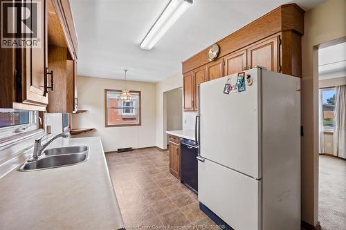 12 Gladstone, Leamington, ON - Indoor Photo Showing Kitchen With Double Sink