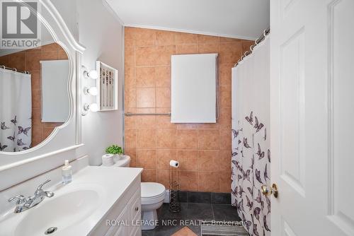 310 Eastwood Avenue, Fort Erie (Crystal Beach), ON - Indoor Photo Showing Bathroom
