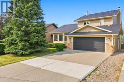 473 Hawkford Way NW  Calgary, AB T3G 3J6