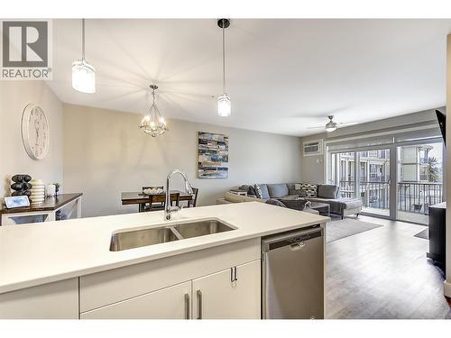 3090 Burtch Road Unit# 201, Kelowna, BC - Indoor Photo Showing Kitchen With Double Sink With Upgraded Kitchen