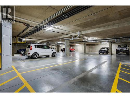 3090 Burtch Road Unit# 201, Kelowna, BC - Indoor Photo Showing Garage