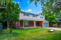 39 SUNNYWOOD CRESCENT Richmond Hill, ON L4C 6W2