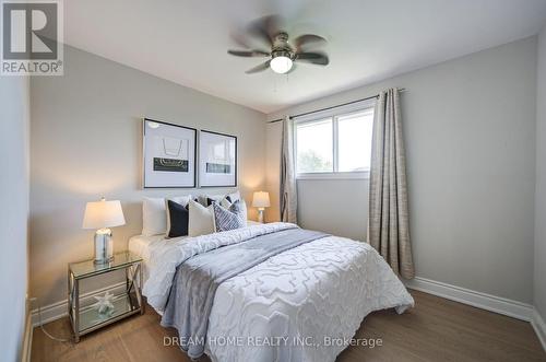 1323 Shamir Crescent, Mississauga, ON - Indoor Photo Showing Bedroom