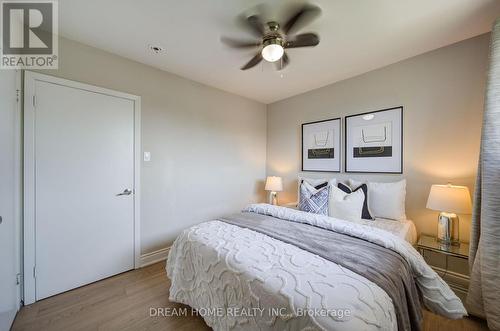 1323 Shamir Crescent, Mississauga, ON - Indoor Photo Showing Bedroom