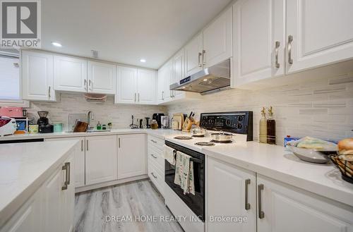 1323 Shamir Crescent, Mississauga, ON - Indoor Photo Showing Kitchen