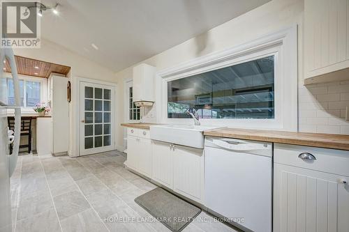 2174 New Street, Burlington, ON - Indoor Photo Showing Kitchen
