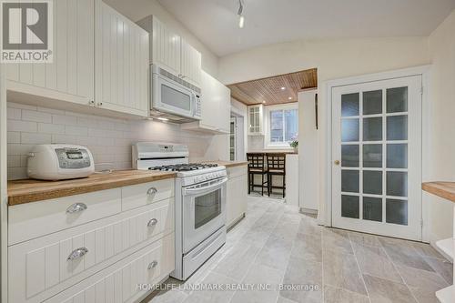 2174 New Street, Burlington, ON - Indoor Photo Showing Kitchen