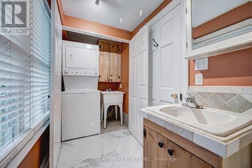 2174 New Street, Burlington, ON - Indoor Photo Showing Laundry Room