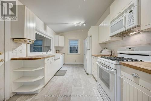 2174 New Street, Burlington, ON - Indoor Photo Showing Kitchen