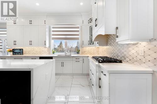 23 Yarl Place, Guelph/Eramosa, ON - Indoor Photo Showing Kitchen With Upgraded Kitchen