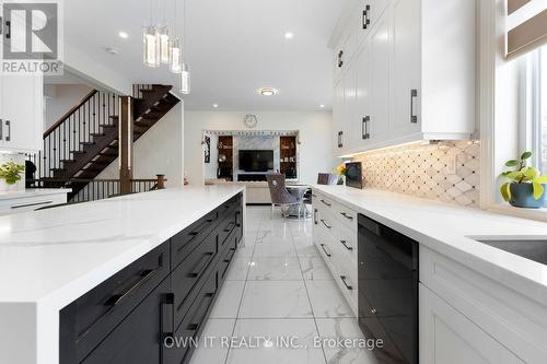 23 Yarl Place, Guelph/Eramosa, ON - Indoor Photo Showing Kitchen With Upgraded Kitchen